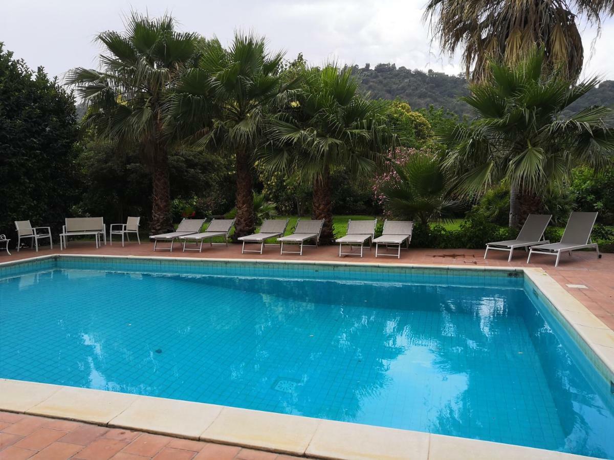 Villa Dei Leoni Santa Tecla Bagian luar foto